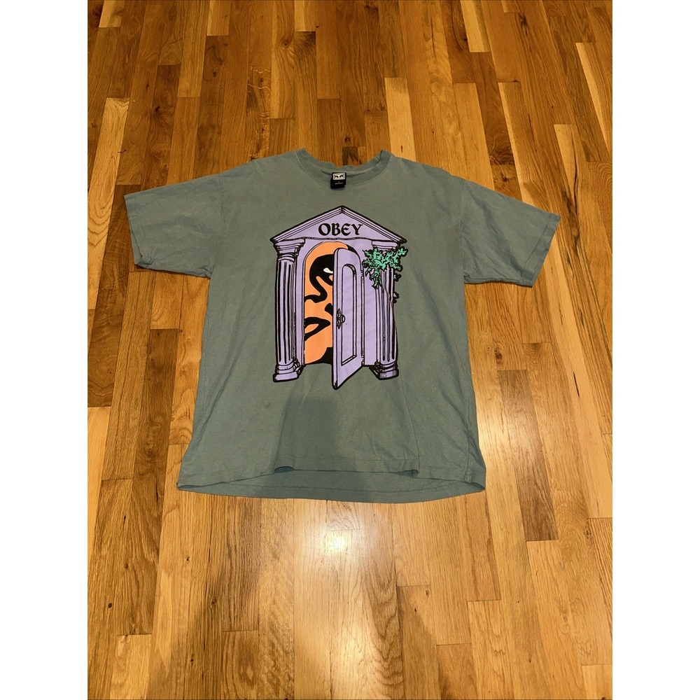 Obey Men's T-Shirt Size Large. Perfect Condition